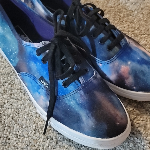 Space Vans - Picture 4 of 7